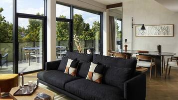 Executive Suite, 2 Bedrooms, Terrace | Premium bedding, minibar, in-room safe, desk