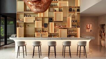 Cocktail bar