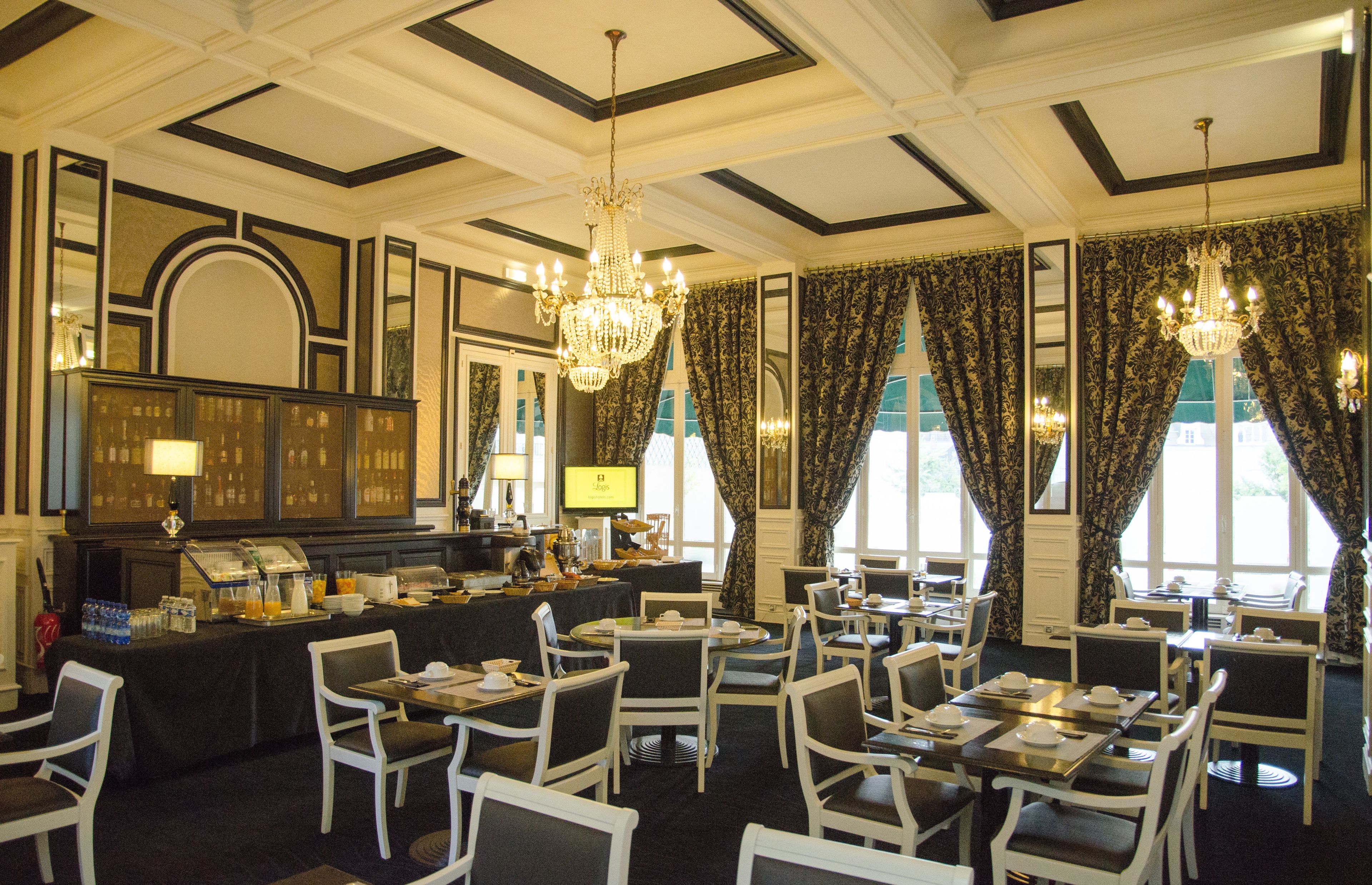 breakfast, lunch, dinner served; french cuisine