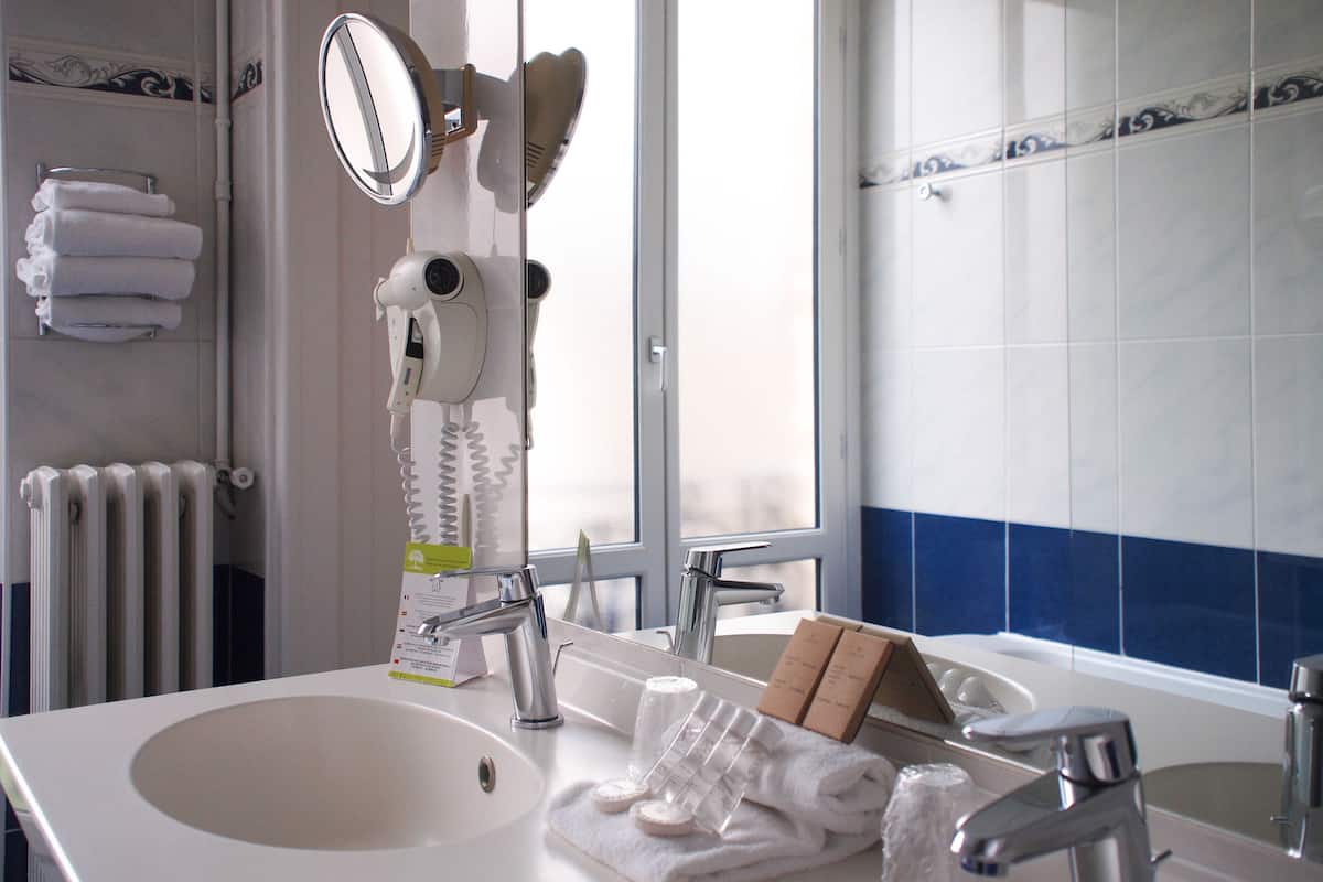 suite | bathroom | hair dryer, towels