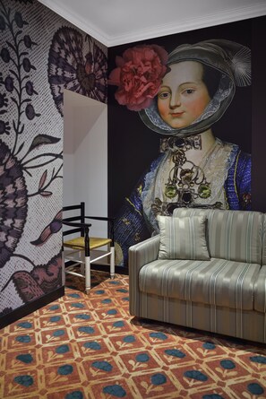 0-cm flat-screen TV with satellite channels, TV, iPod dock - Jules César Hotel & Spa Arles - MGallery Collection (Arles)