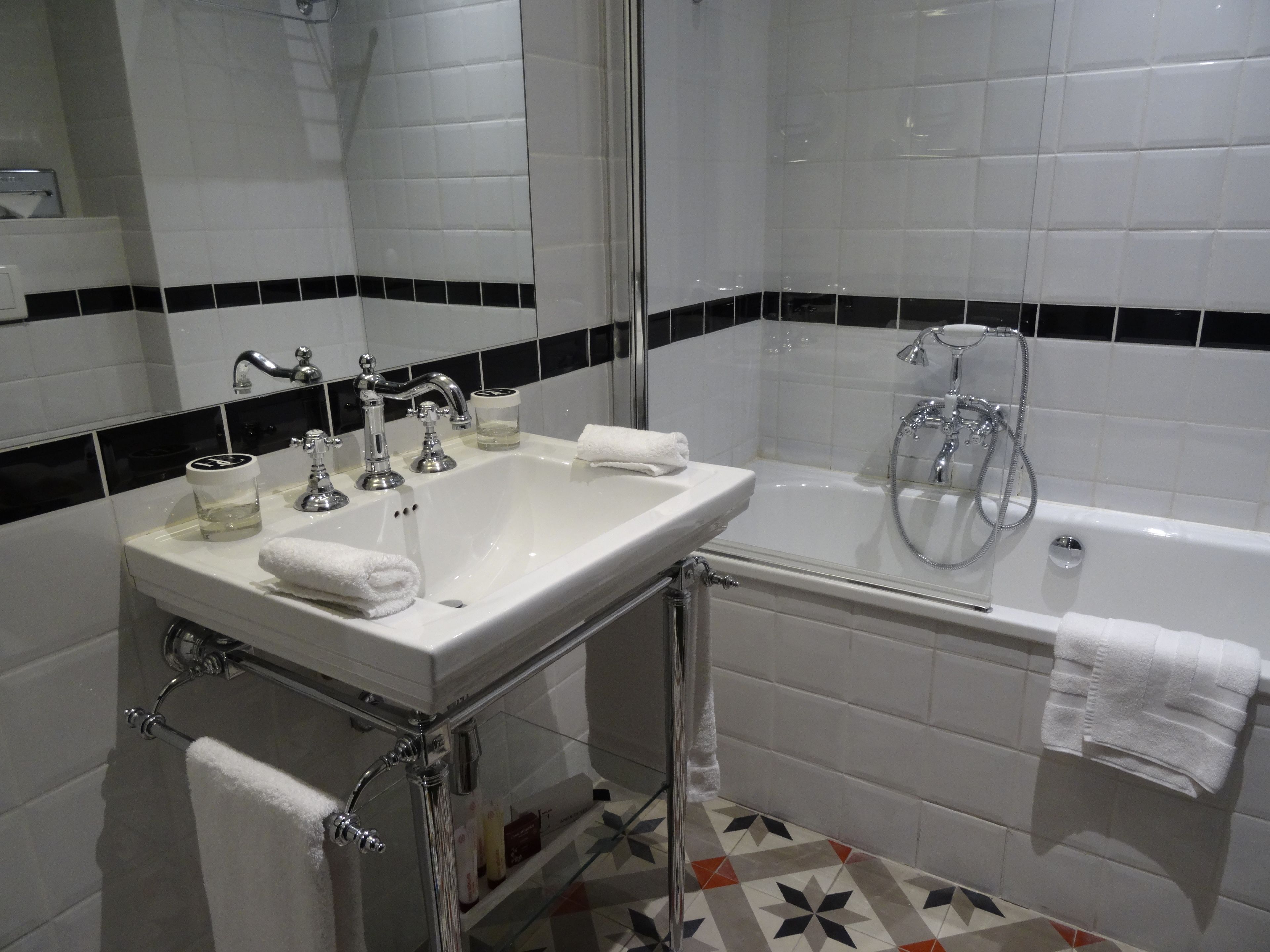 deluxe double room, 1 double bed | bathroom | eco-friendly toiletries, hair dryer, bathrobes, slippers