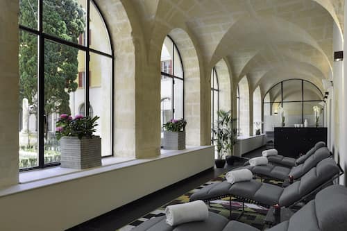 Couples treatment room(s), sauna, hot tub, steam room