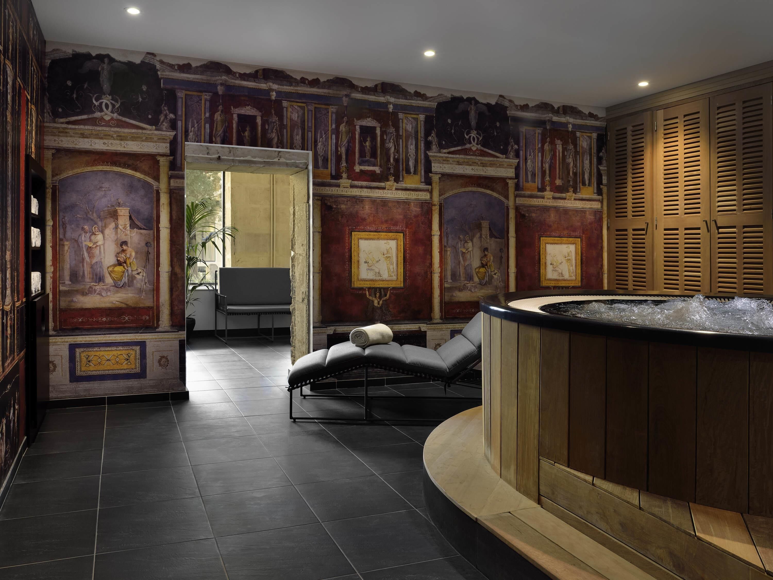 Couples treatment rooms, sauna, hot tub, steam room, Turkish bath