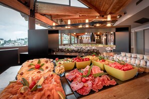 Daily buffet breakfast for a fee - Alpina Eclectic Hotel (Chamonix-Mont-Blanc)