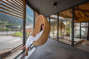 Turkish bath/hammam, body treatments, sports massages, facials, massages