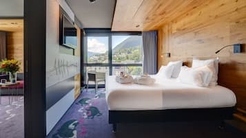 Family Suite, Balcony, Mountain View