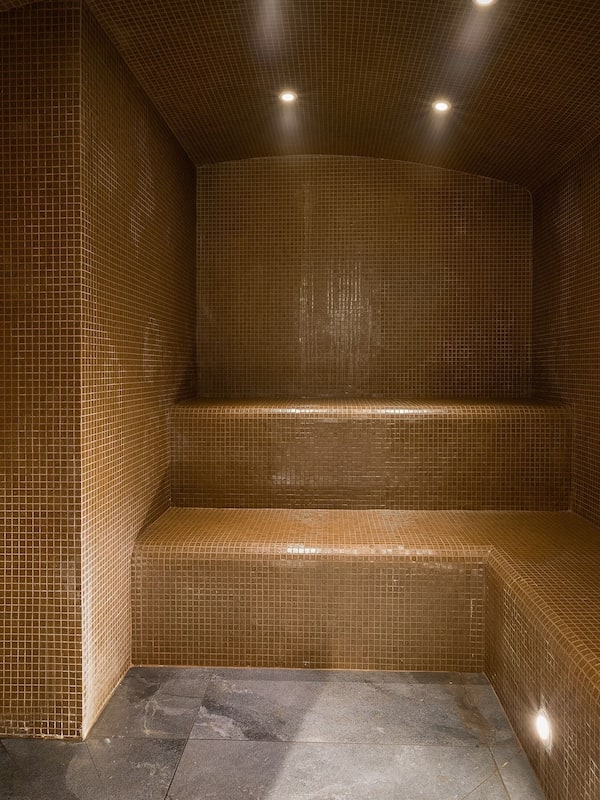 Turkish bath, body treatments, sports massages, facials, massages