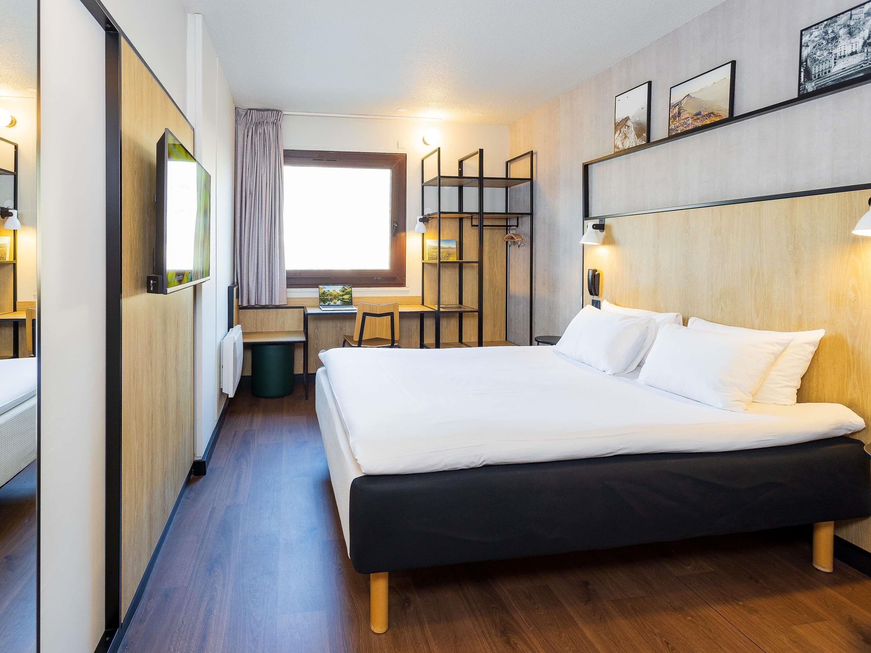 Standaard tweepersoonskamer, 1 tweepersoonsbed | Luxe beddengoed, een kluis op de kamer, een bureau