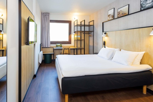 Standard Double Room, 1 Double Bed | Premium bedding, in-room safe, desk, blackout drapes
