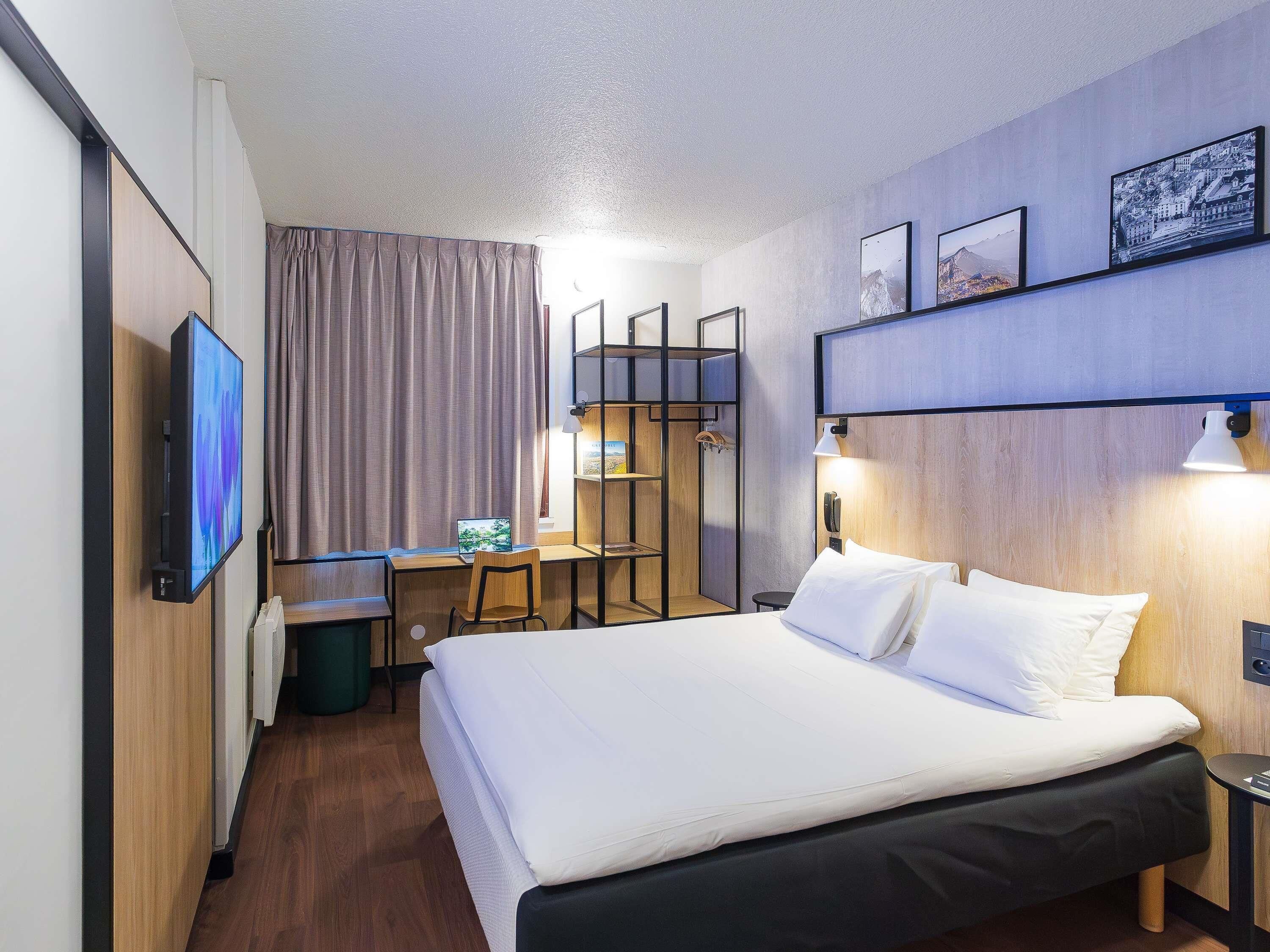 Standard Double Room, 1 Double Bed | Premium bedding, in-room safe, desk, blackout drapes