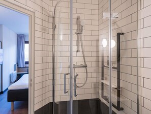 Standaard tweepersoonskamer, 1 tweepersoonsbed | Luxe beddengoed, een kluis op de kamer, een bureau