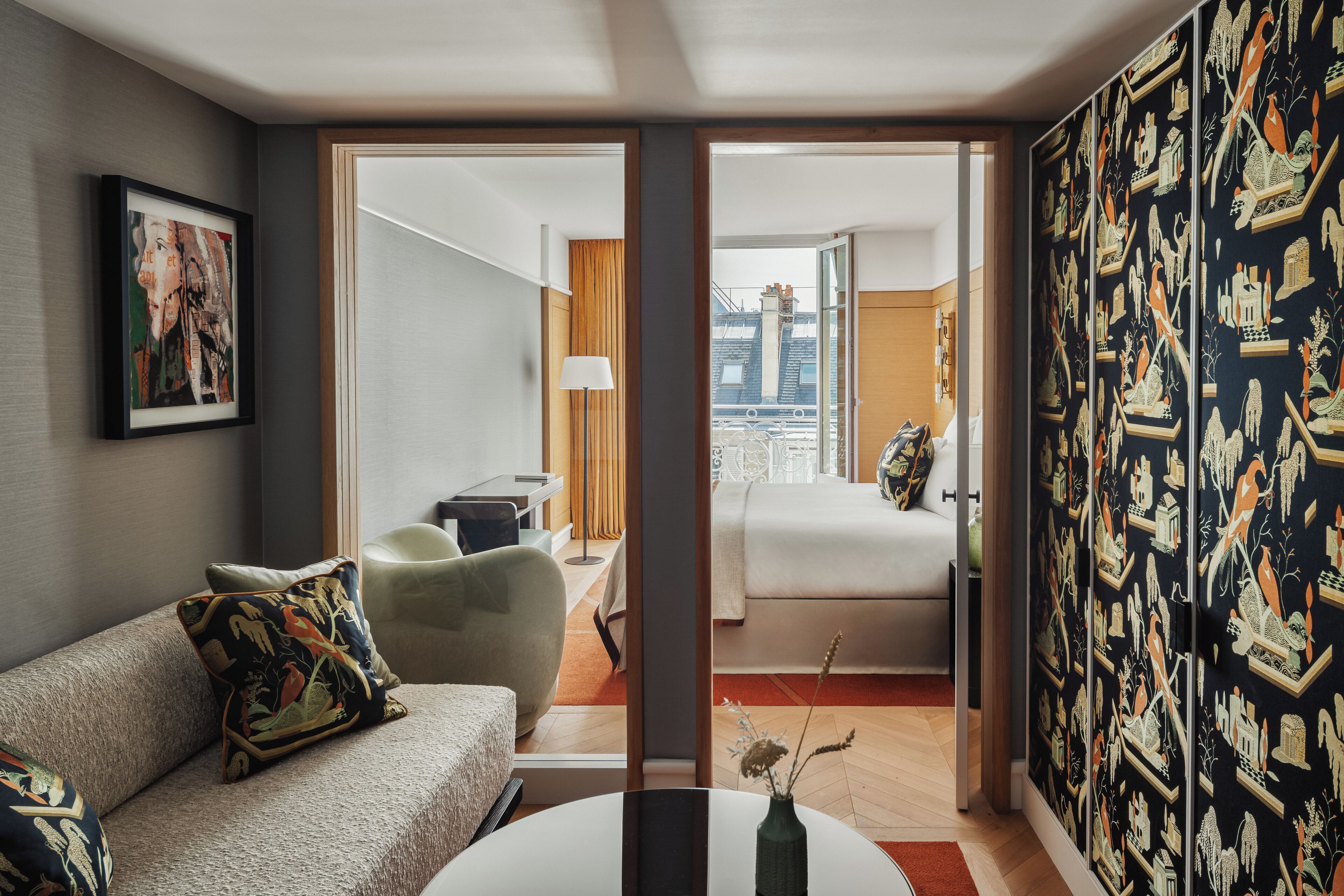 executive suite | premium bedding, minibar, in-room safe, desk