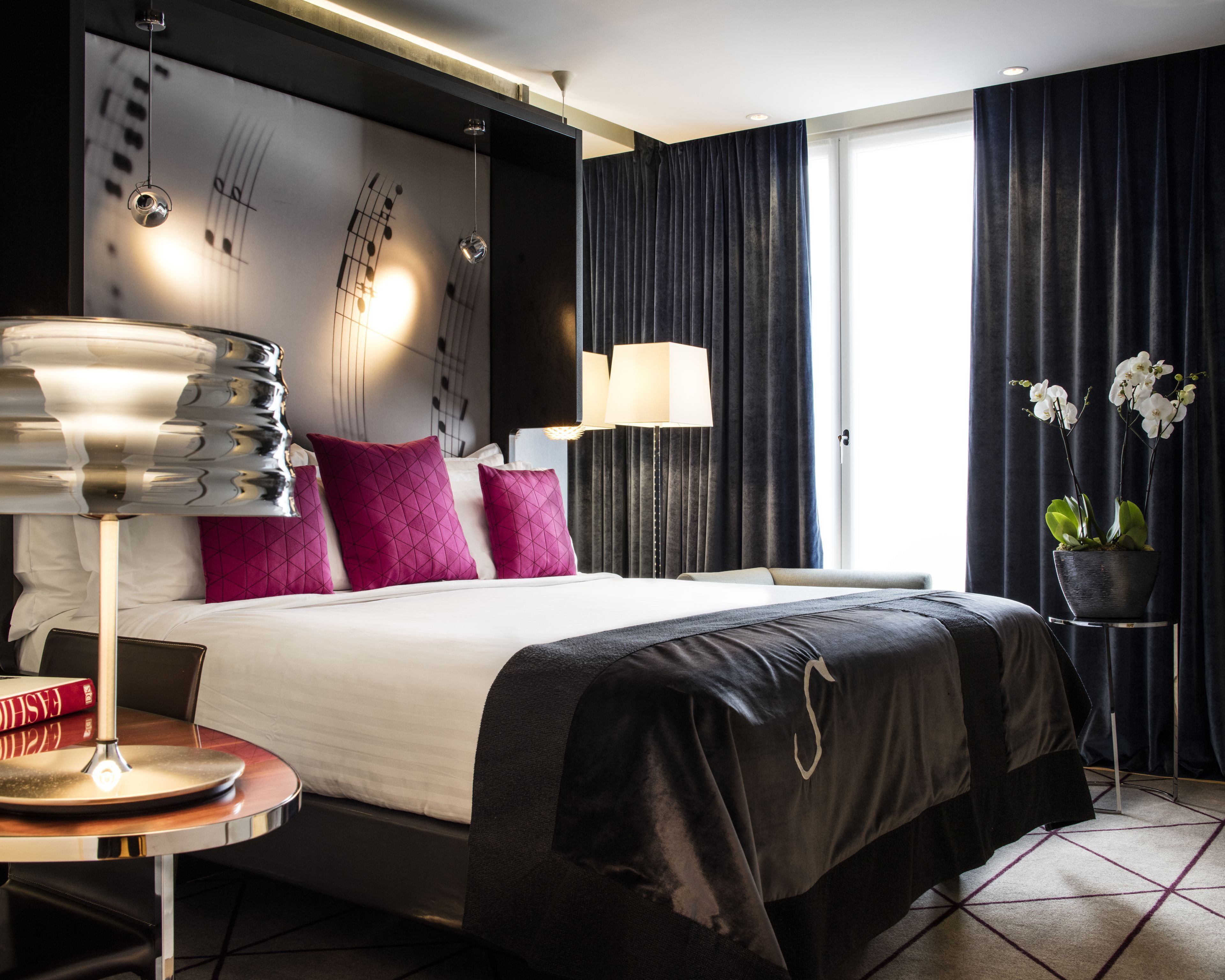 Premium bedding, minibar, in-room safe, desk