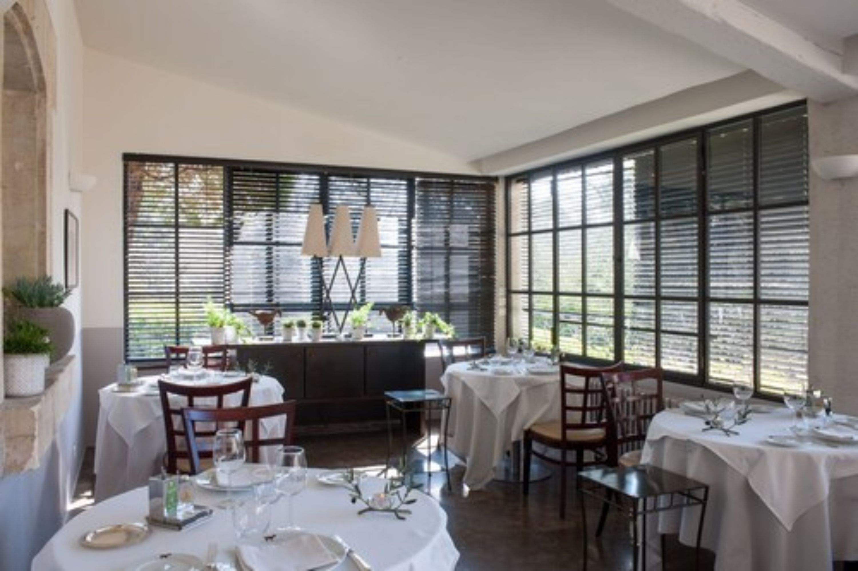 daily cooked-to-order breakfast (eur 30 per person)