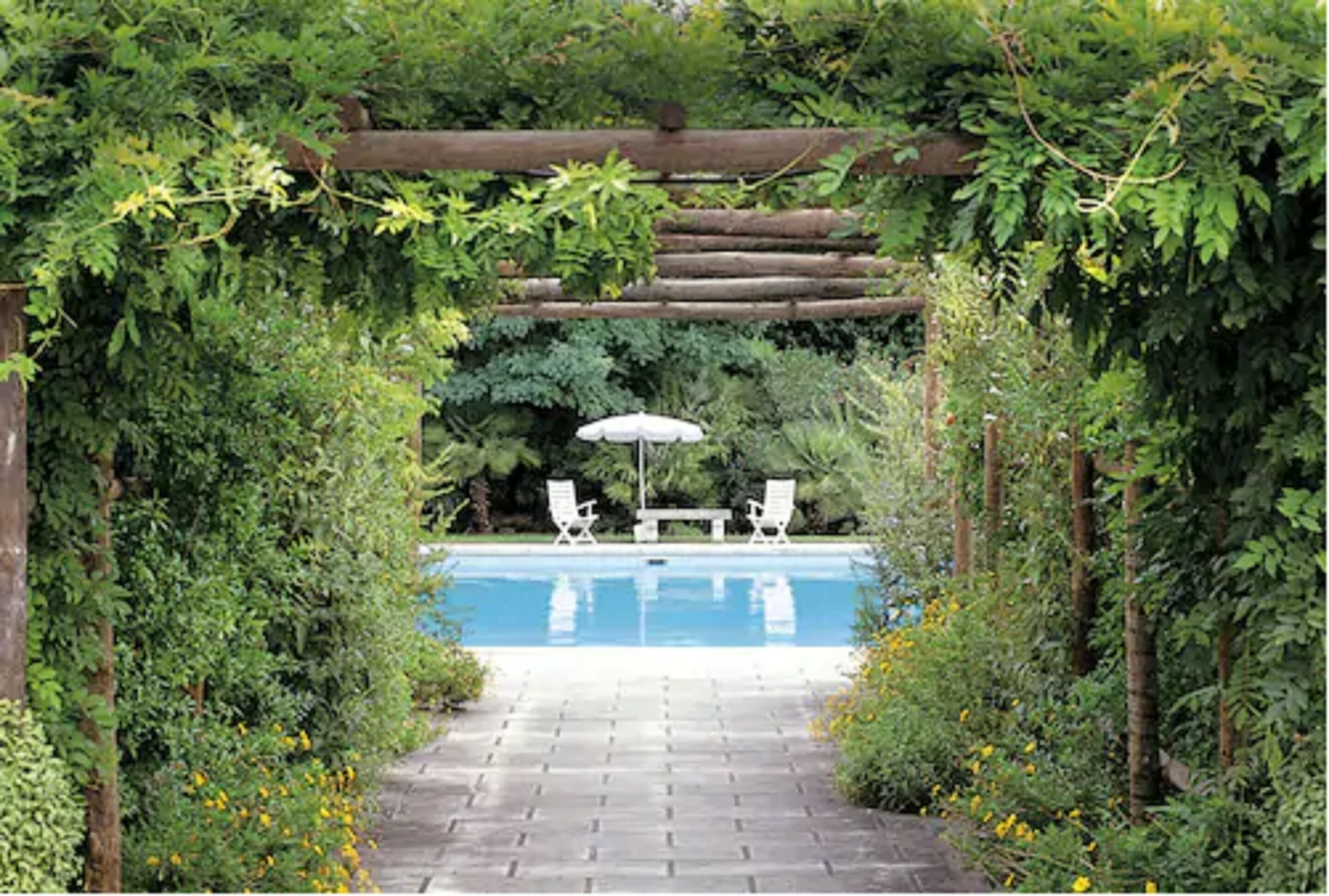 3 outdoor pools, pool umbrellas, pool loungers