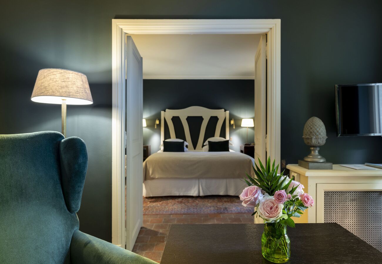 junior suite, 1 queen bed | 1 bedroom, premium bedding, minibar, in-room safe