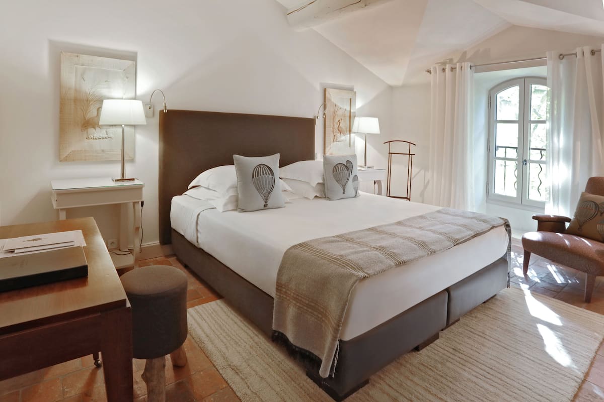 1 bedroom, premium bedding, minibar, in-room safe