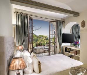 Premium Suite, Sea View (Prestige) | Premium bedding, memory foam beds, minibar, in-room safe