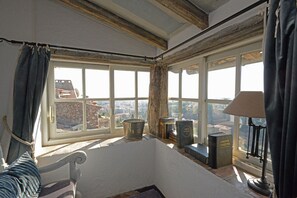 Deluxe Room | 1 bedroom, premium bedding, memory foam beds, minibar