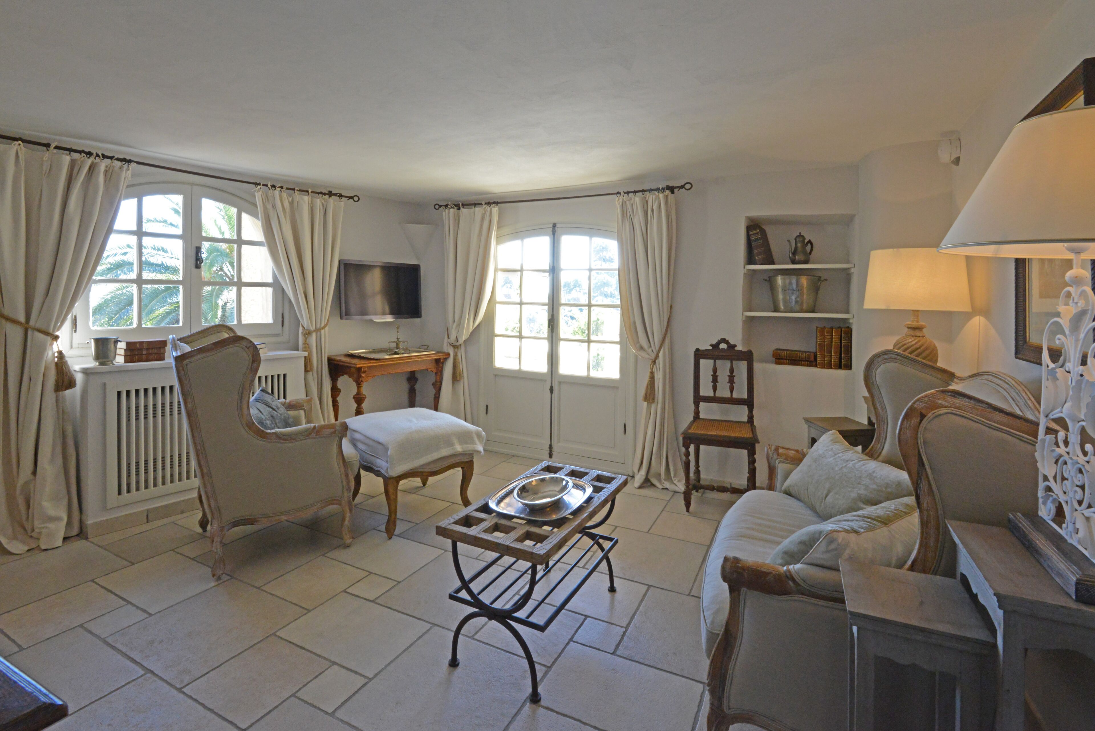 deluxe suite | 1 bedroom, premium bedding, memory-foam beds, minibar