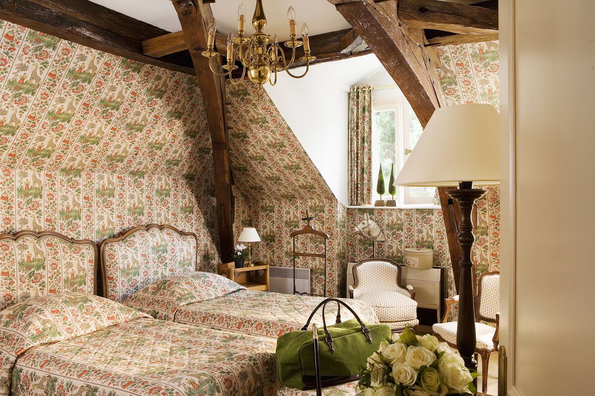 traditional double room | premium bedding, minibar, in-room safe, desk