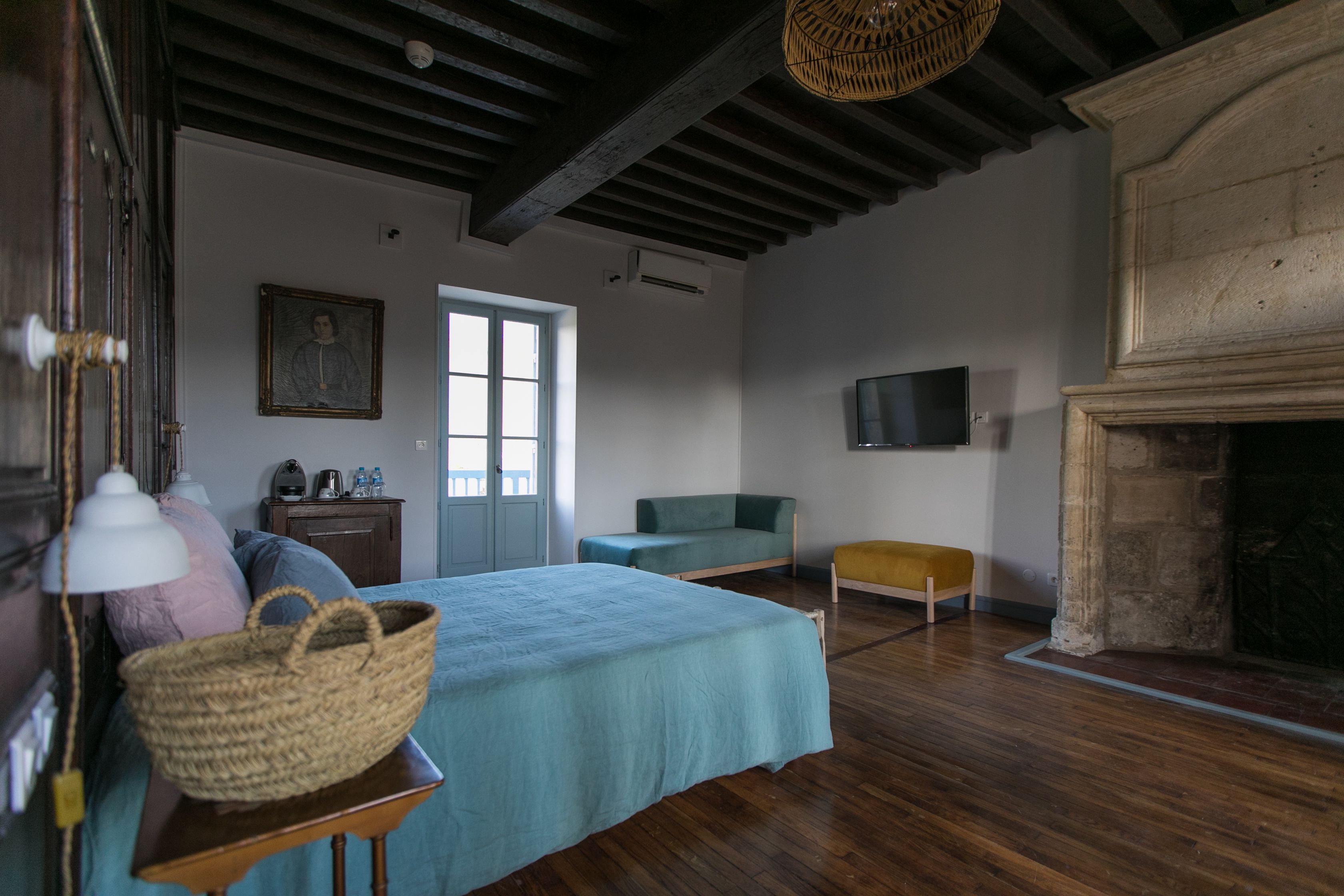 junior suite (maison de l'abbé) | 1 bedroom, minibar, in-room safe, individually furnished