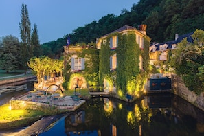 Front of property - evening/night