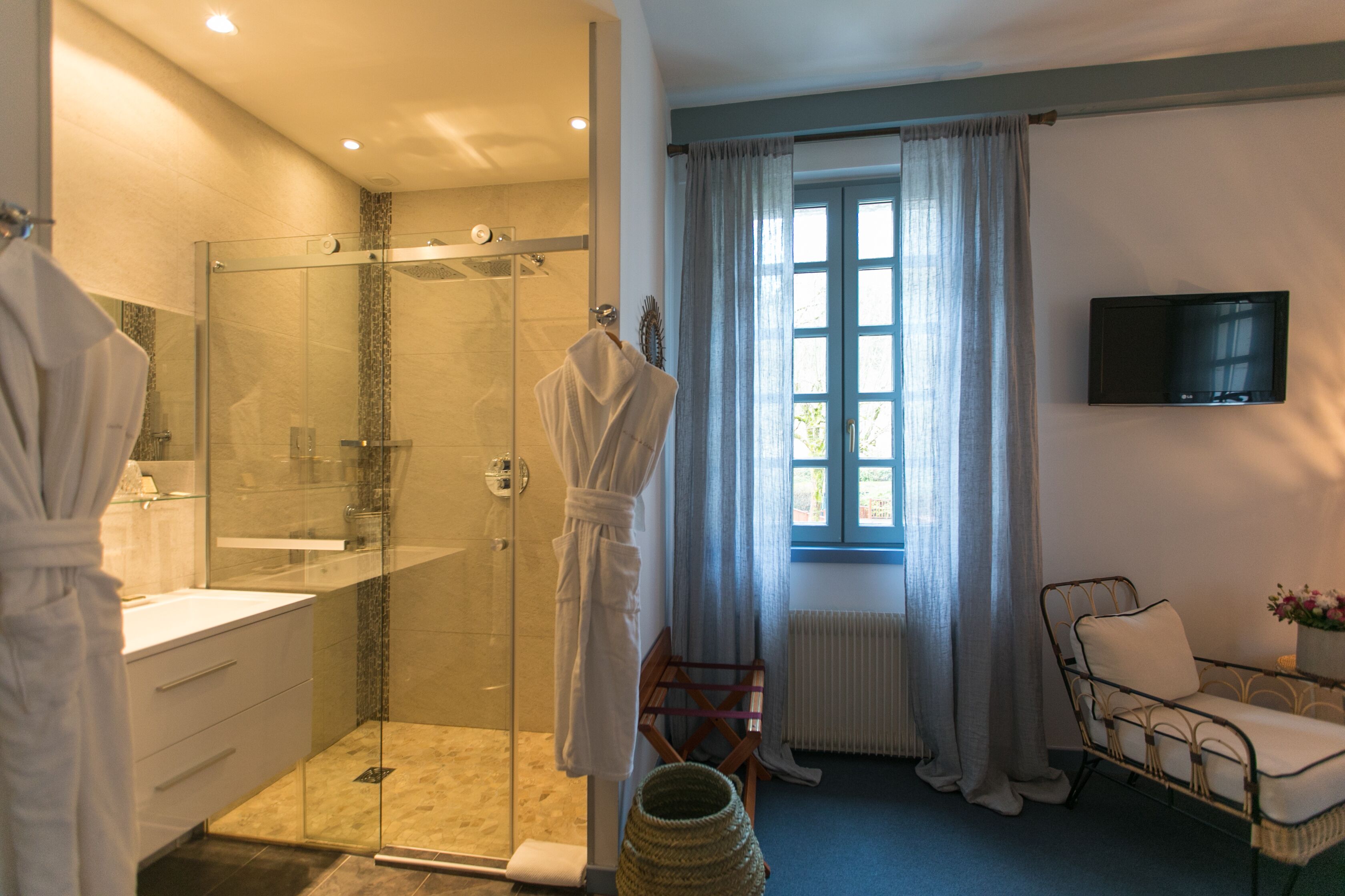 chambre signature (moulin, maison du meunier or maison de l'abbé) | 1 bedroom, minibar, in-room safe, individually furnished