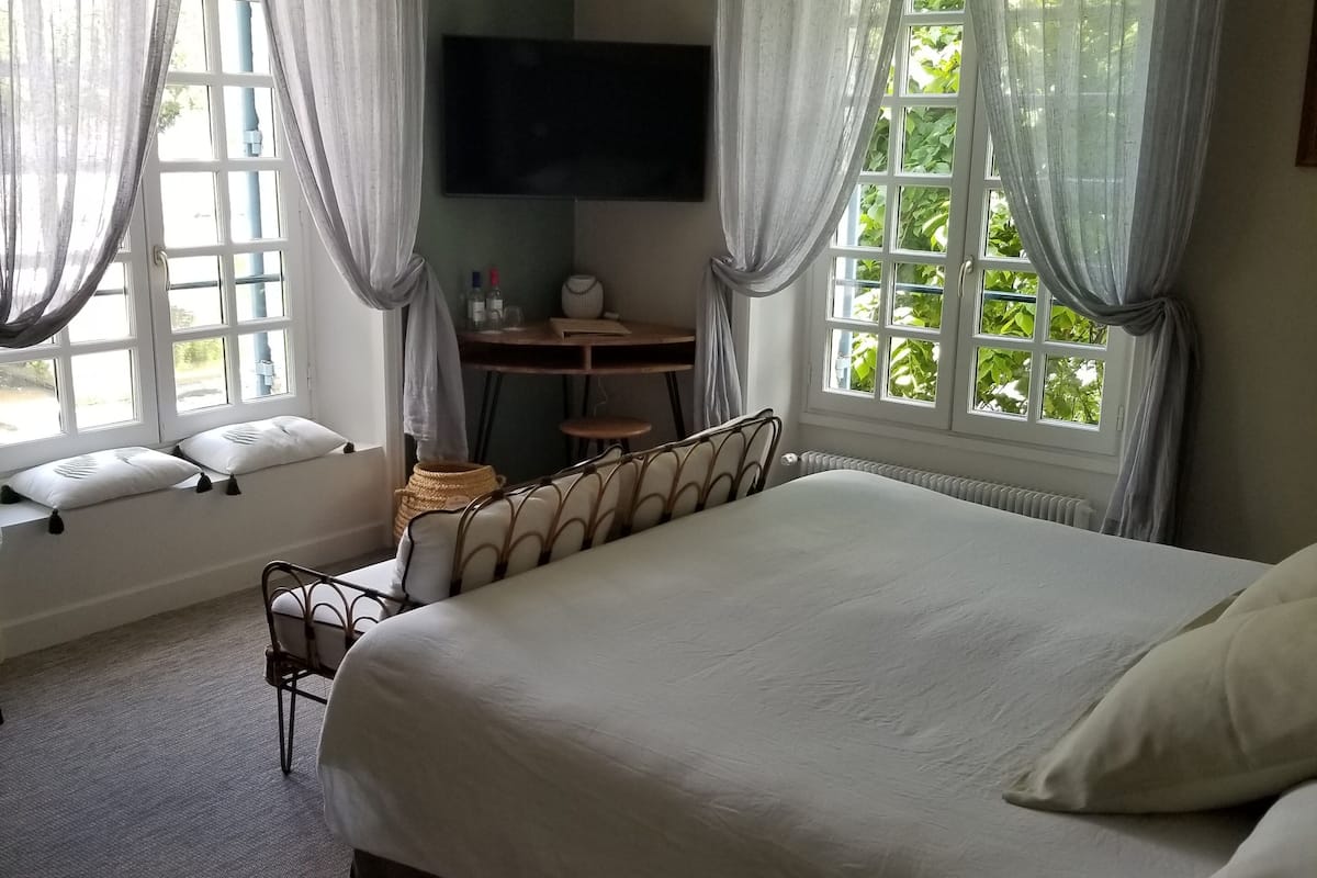 Minibar, in-room safe, individually furnished, free WiFi