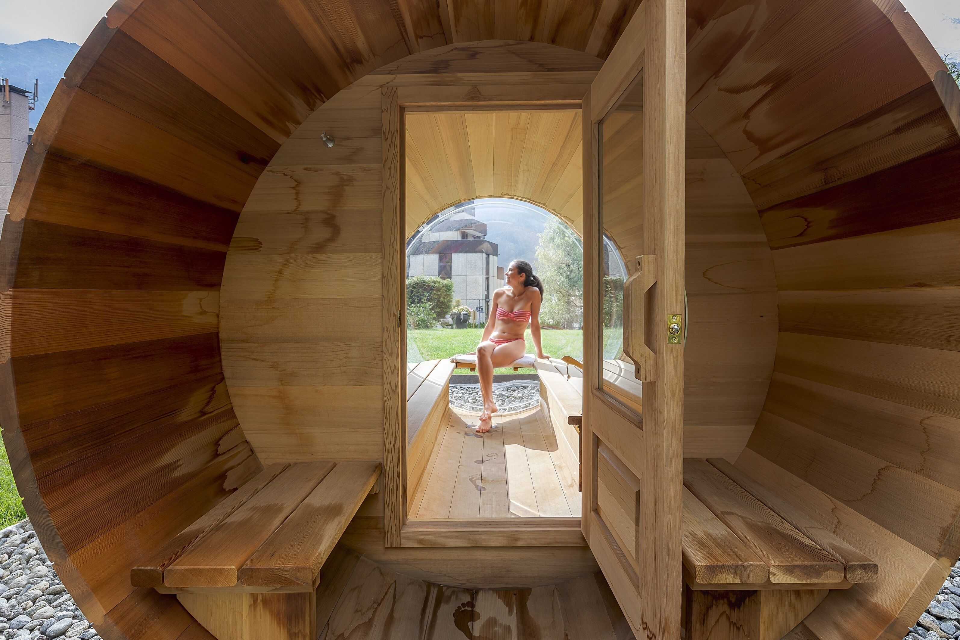 Un sauna, una bañera de hidromasaje, baño turco, tratamientos corporales