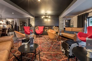 Bar (on property) - Chalet Hôtel le Prieuré & Spa  (Chamonix-Mont-Blanc)