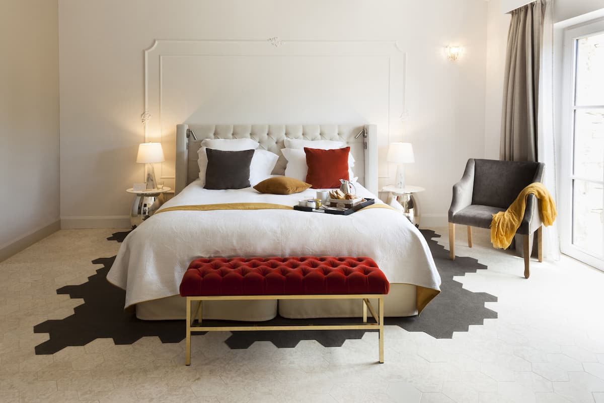 Suite | 1 bedroom, premium bedding, pillow-top beds, minibar