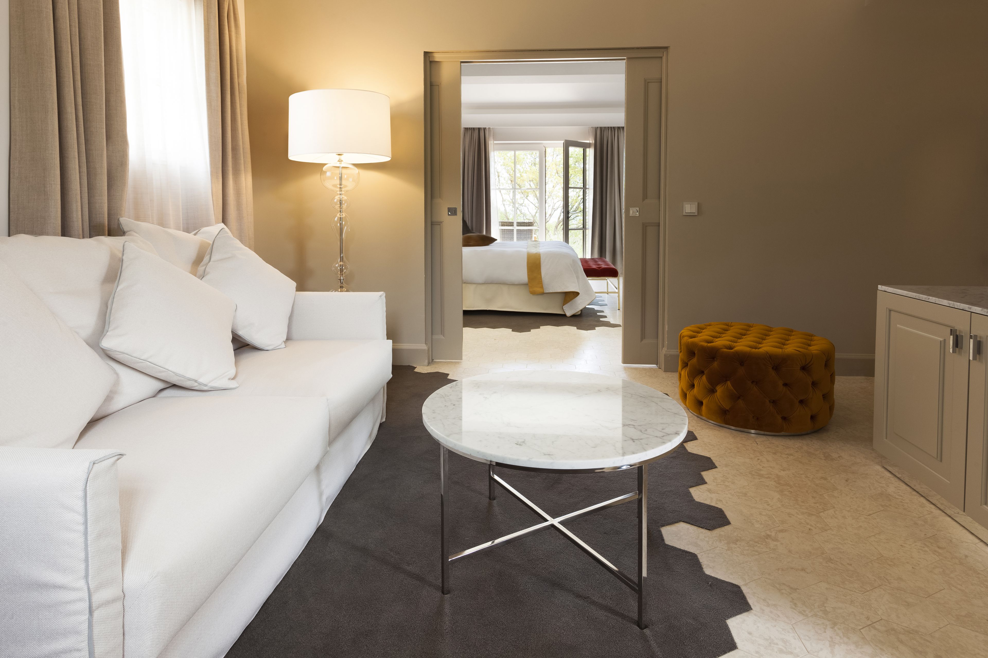 suite | living area | flat-screen tv, dvd player