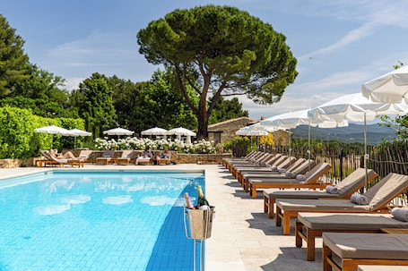 Indoor pool, seasonal outdoor pool, free cabanas, pool umbrellas. Mas des Herbes Blanches Hotel & Spa - Relais & Châteaux