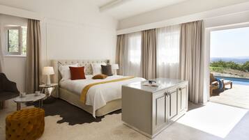 Suite with semi-private pool | Premium bedding, pillow-top beds, minibar, in-room safe