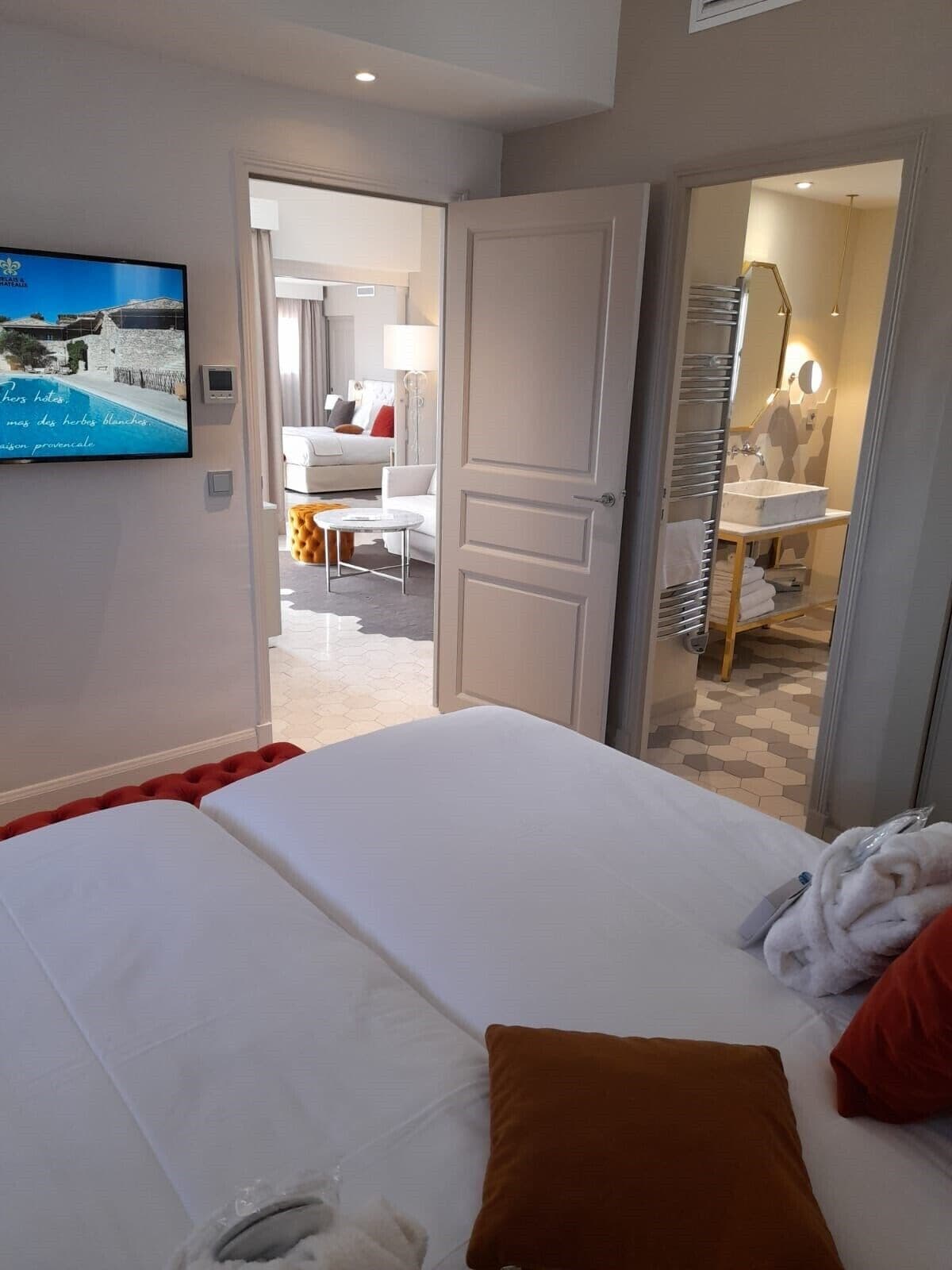 suite du mas | 1 bedroom, premium bedding, pillow-top beds, minibar
