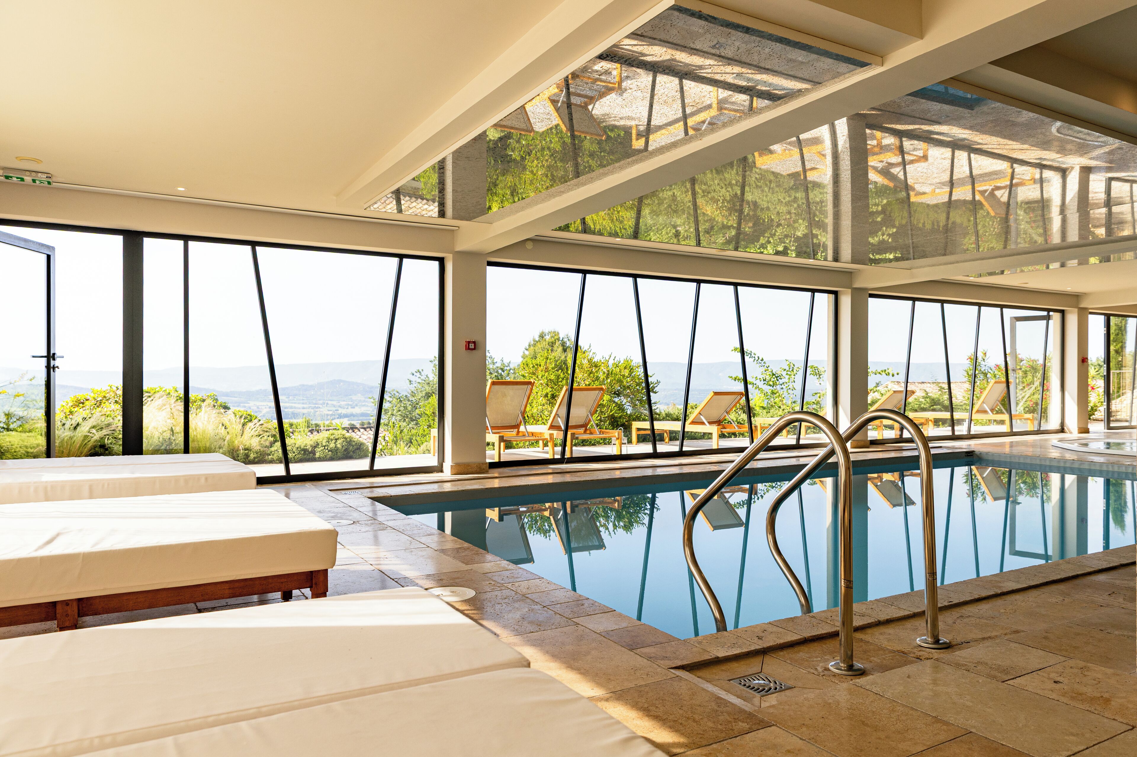 outdoor treatment area, sauna, turkish bath/hammam, body treatments