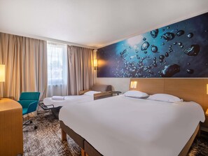 Klassieke kamer, 1 tweepersoonsbed met slaapbank | Luxe beddengoed, een minibar, een kluis op de kamer, een bureau