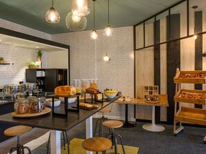 Dagelijks ontbijtbuffet (EUR 20 per persoon)