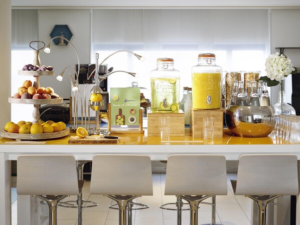 Breakfast, lunch and dinner served - Novotel Marseille Est Porte d'Aubagne (Marseille)