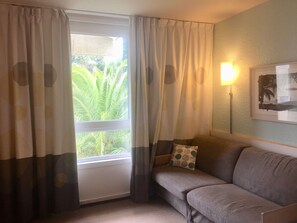 Superior Room, 1 Double Bed with Sofa bed | Living area | 32-inch flat-screen TV with satellite channels, TV - Novotel Marseille Est Porte d'Aubagne (Marseille)