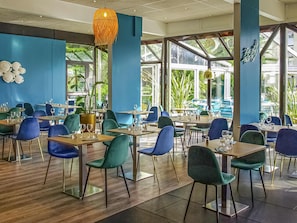 Breakfast, lunch and dinner served  - Novotel Marseille Est Porte d'Aubagne (Marseille)