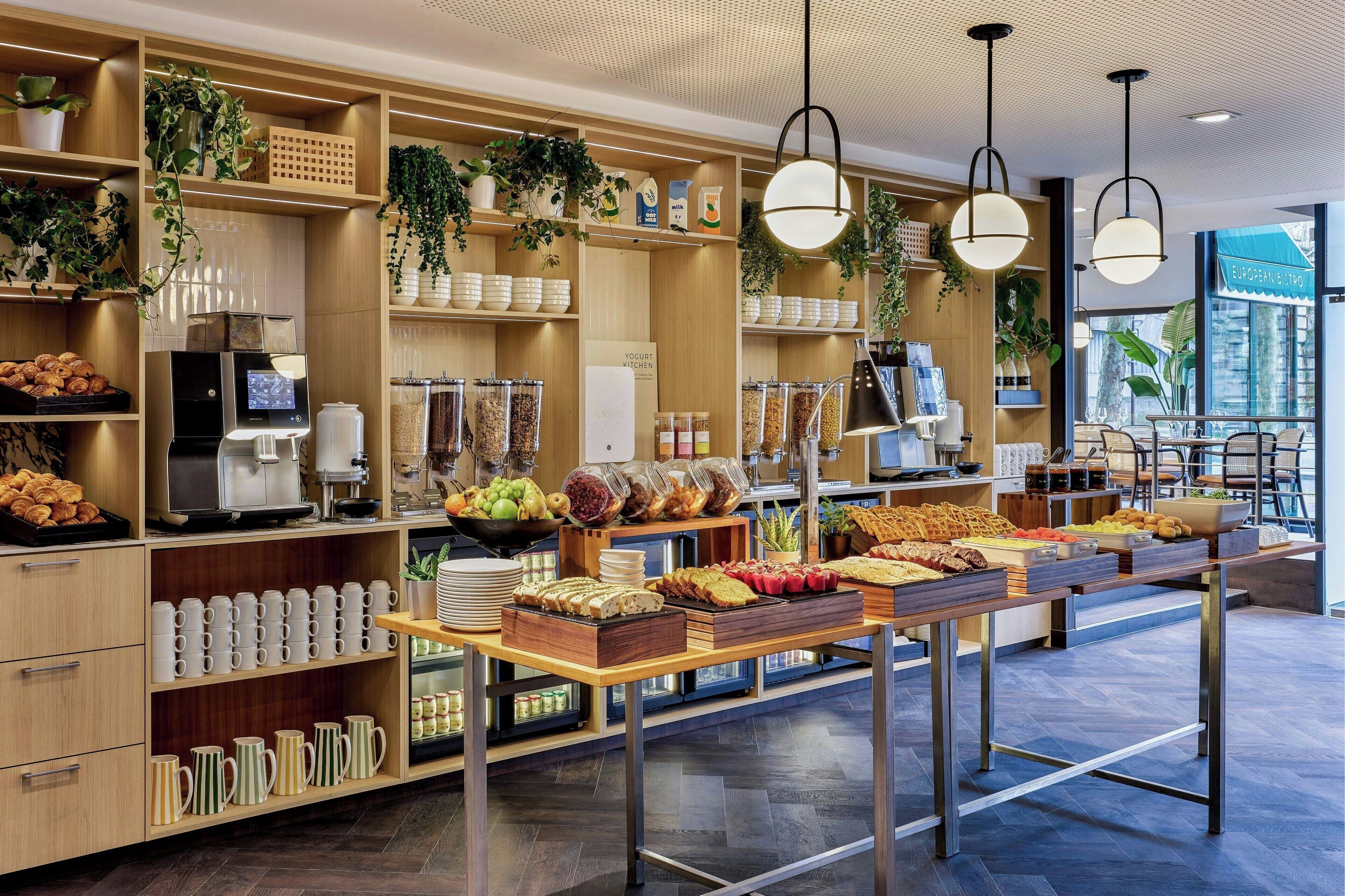 Petit déjeuner buffet servi tous les jours en supplément