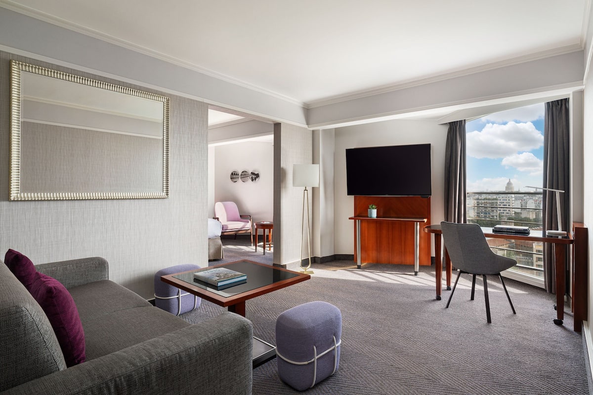 Suite Junior, 1 chambre, non-fumeurs | Literie de qualité supérieure, couette en duvet d'oie, minibar