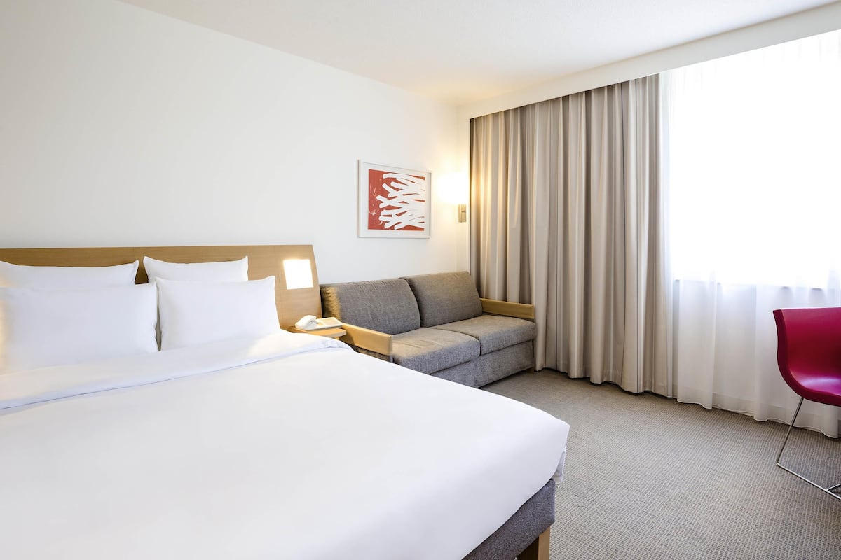 Rom – superior, 1 queensize-seng med sovesofa | Sengetøy av topp kvalitet, minibar (inkludert) og safe på rommet