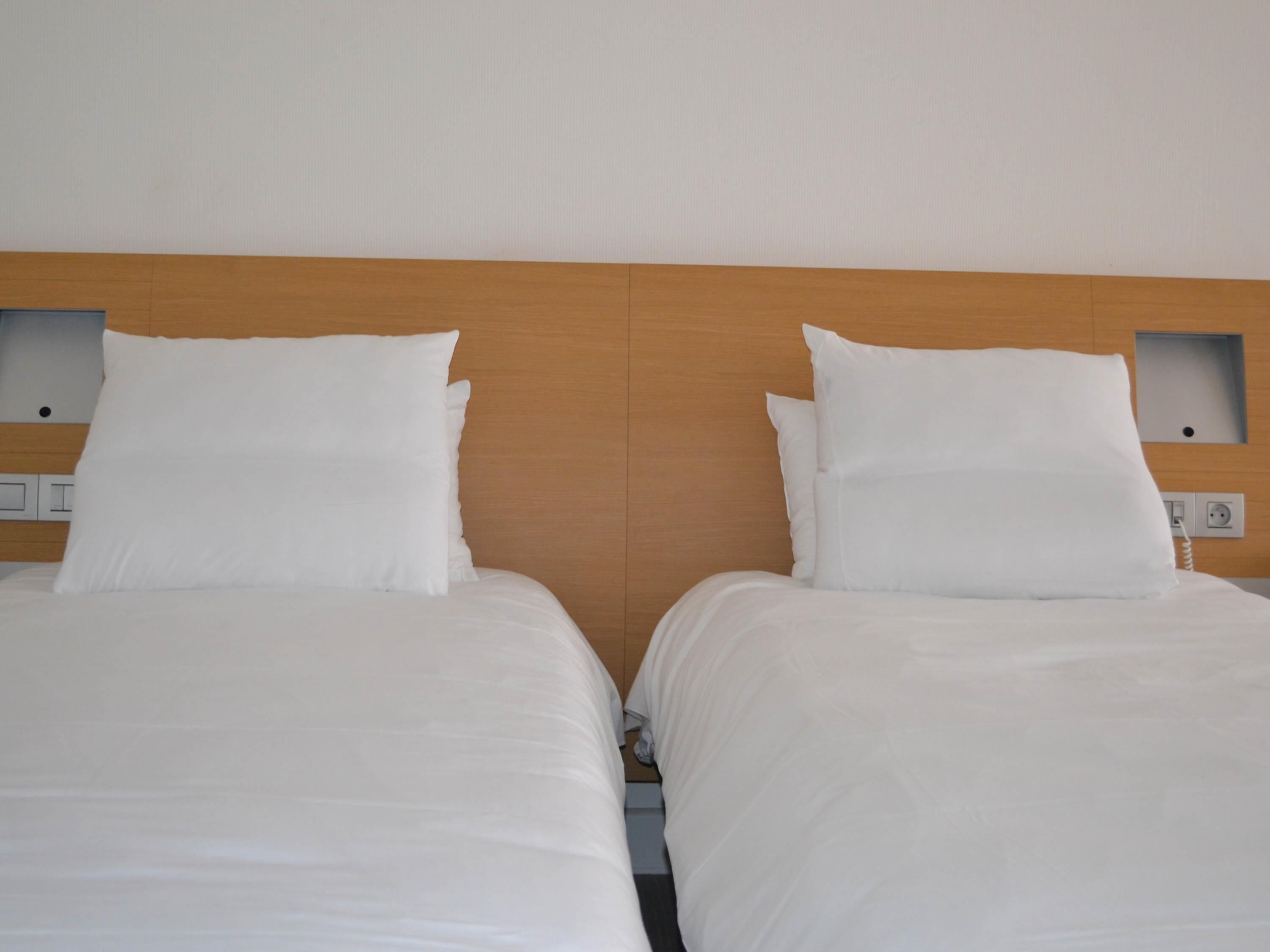 Habitación superior con 2 camas individuales, 2 camas individuales | Ropa de cama de alta calidad y artículos del minibar gratis 