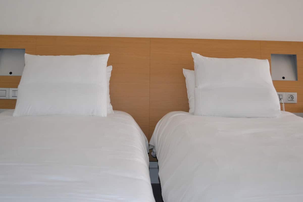 슈피리어 트윈룸, 싱글침대 2개 | 고급 침구, 무료 미니바, 객실 내 금고, 책상