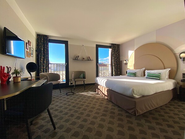 Superior Room | Minibar, in-room safe, soundproofing, iron/ironing board - Hôtel Cannes Centre Univers (Cannes)
