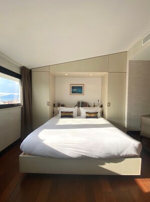 Junior Suite | 迷你吧、客房内保险箱、隔音、熨斗/熨板